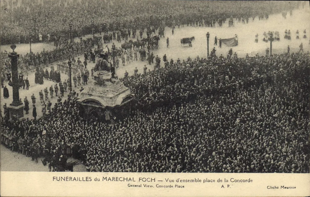 Trauerfeier des Marschalls Foch — Übersicht über den Place de la Concorde — Cliché Meurisse - Vorderseite