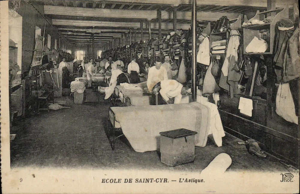 Schule Saint-Cyr — L’Astique — ND Phot. - Vorderseite