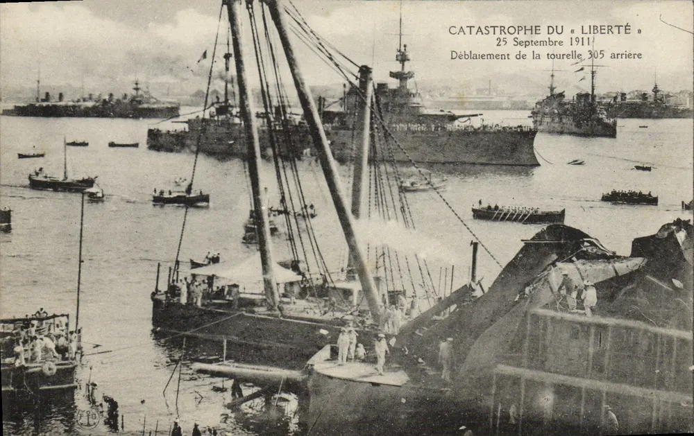 Katastrophe des "Liberté" — Reinigung der achteren Turm — 25. September 1911 - Vorderseite