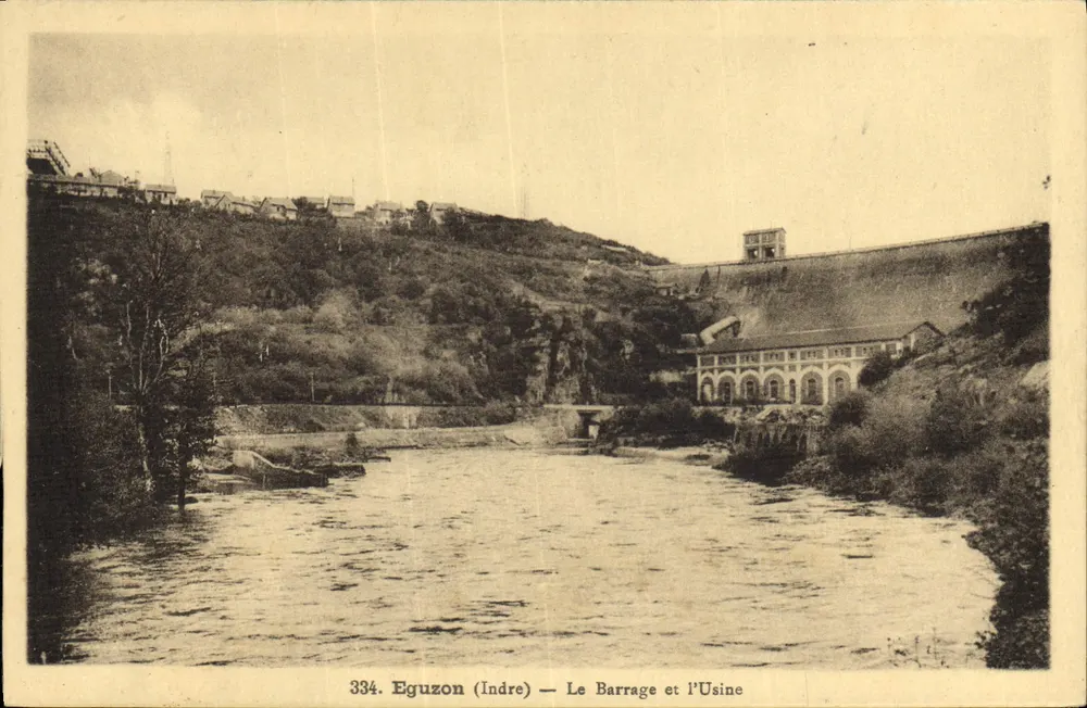 Eguzon (Indre) — Der Staudamm und die Fabrik - Vorderseite