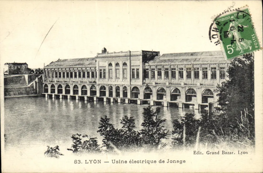 LYON — Usina elétrica de Jonage — Edit. Grand Bazar. Lyon - Frente