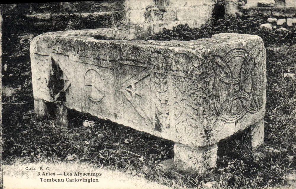 Túmulo Carlovingio — Os Alyscamps — Coll. E. C. - Frente