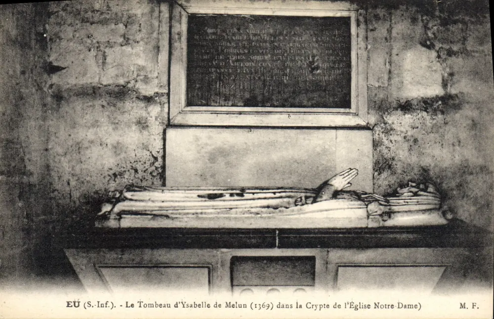 EU (S.-Inf.) - Das Grab von Ysabelle de Melun (1369) in der Krypta der Kirche Notre-Dame - Vorderseite