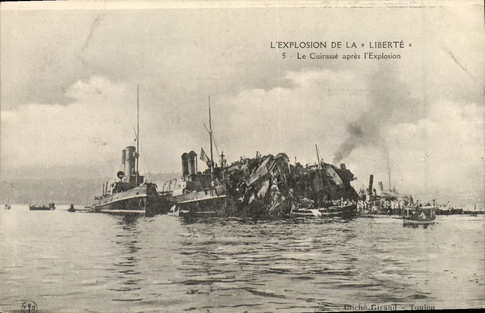 Die Explosion der « Liberté » — Das Schlachtschiff nach der Explosion — Gliché Giraud - Toulon - Vorderseite