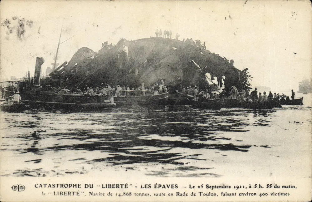 Catastrofe do "Liberté" — As Escombros — Editor ELD, número de série não visível - Frente