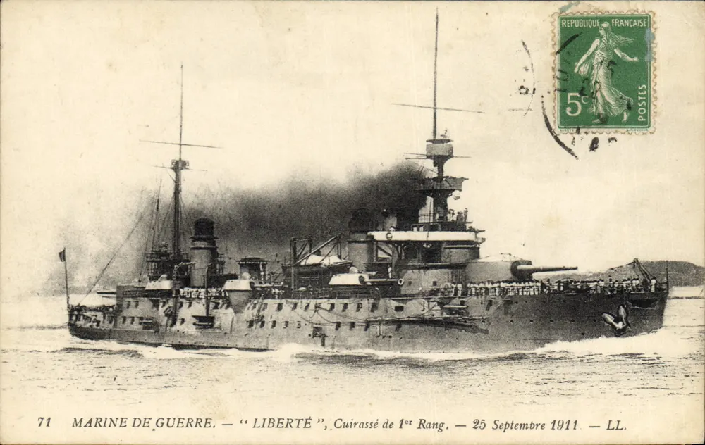 Marinha de guerra — "Liberté", encouraçado de primeira linha — 25 de setembro de 1911 — LL - Frente
