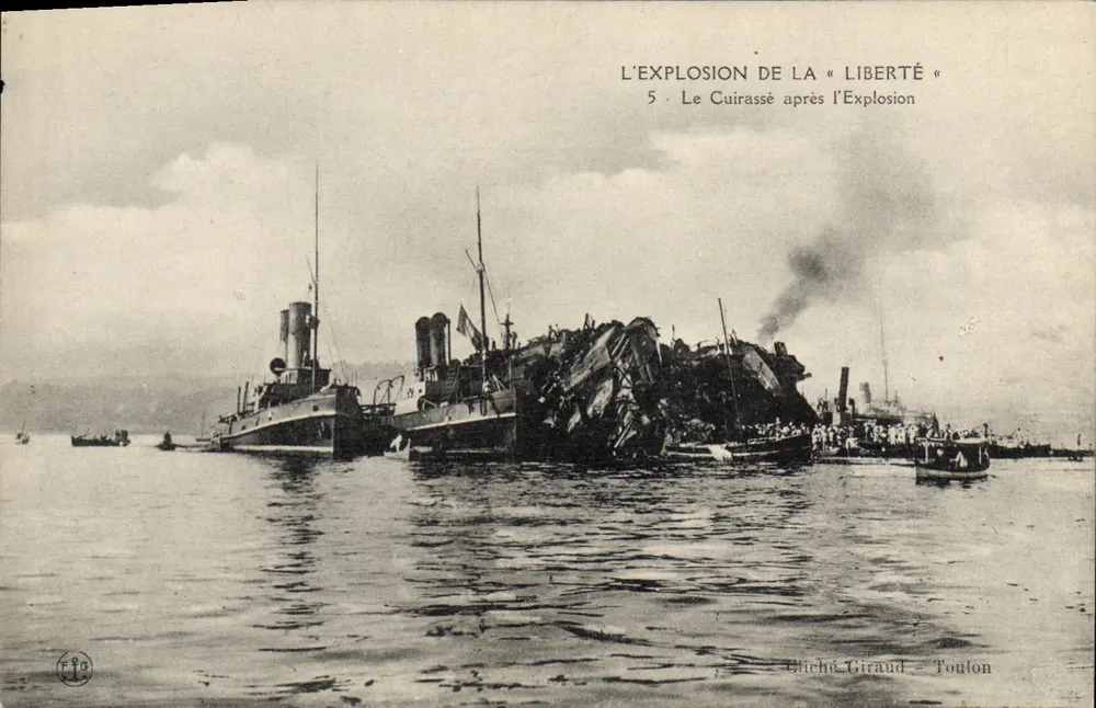 Die Explosion der « Liberté » — Das Panzerkreuzer nach der Explosion — Gliché Giraud - Toulon - Vorderseite