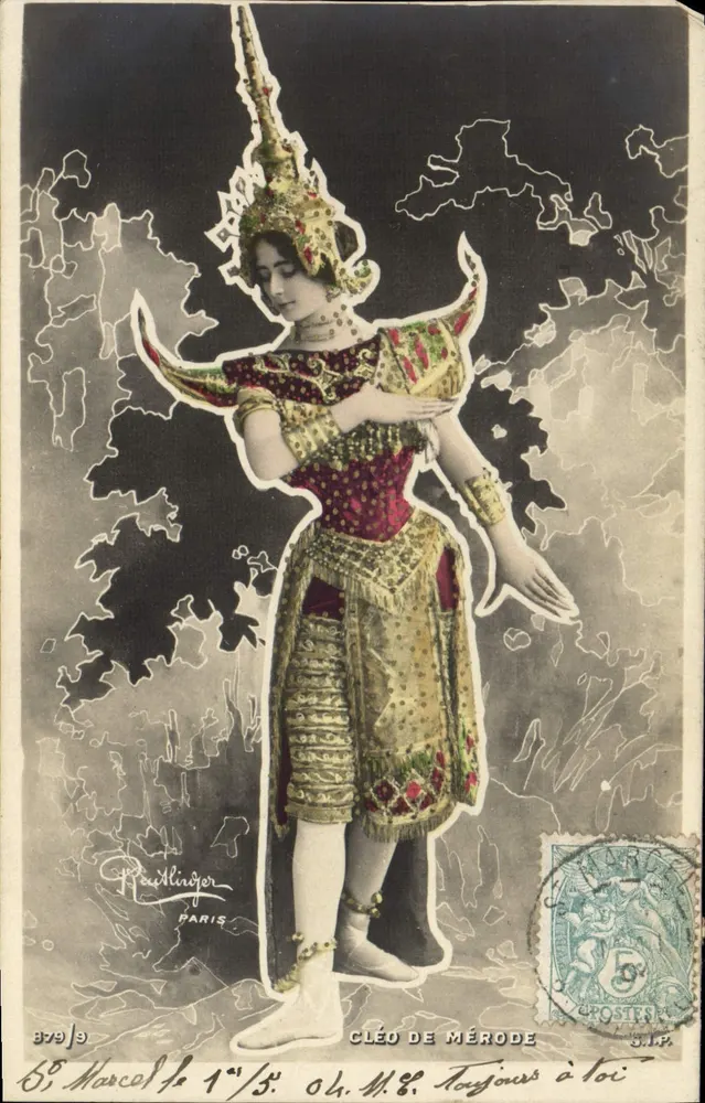 Cléo de Mérode — Danseuse en costume thaïlandais — éditée par Raoul Linger, Paris, n° 379/9 - Recto