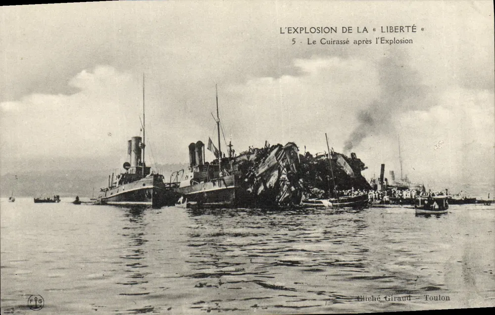 Die Explosion der « Liberté » — Der Panzerkreuzer nach der Explosion — Gliché Giraud — Toulon - Vorderseite