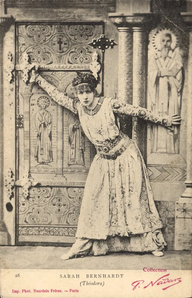 Sarah Bernhardt — Théodora — Imp. Phot. Neurdein Frères — Nr. 26 - Vorderseite