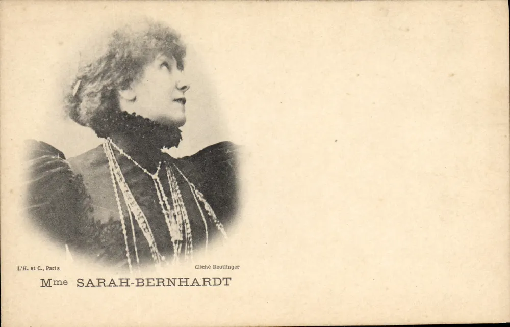 Frau Sarah Bernhardt — Portrait im Bust — L.H. et C., Paris - Vorderseite