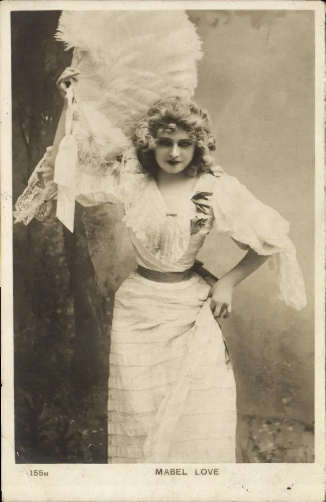 Mabel Love — portrait en costume de scène — Rotary Photographic Series n°155H - Frente