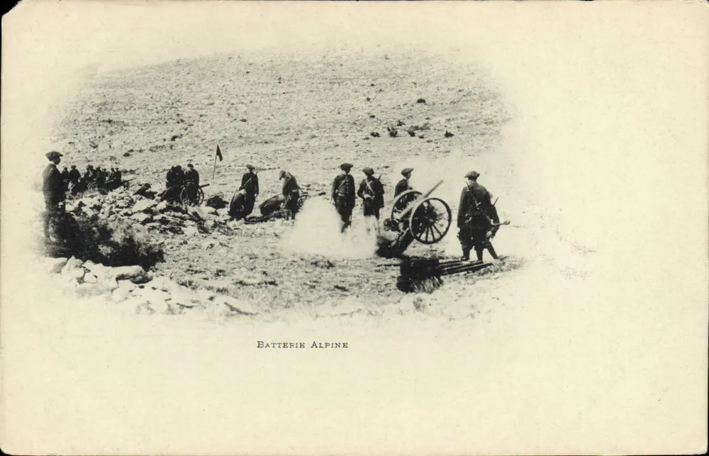 Batterie Alpine — scène de tir avec canon et soldats — éditeur non identifié - Vorderseite