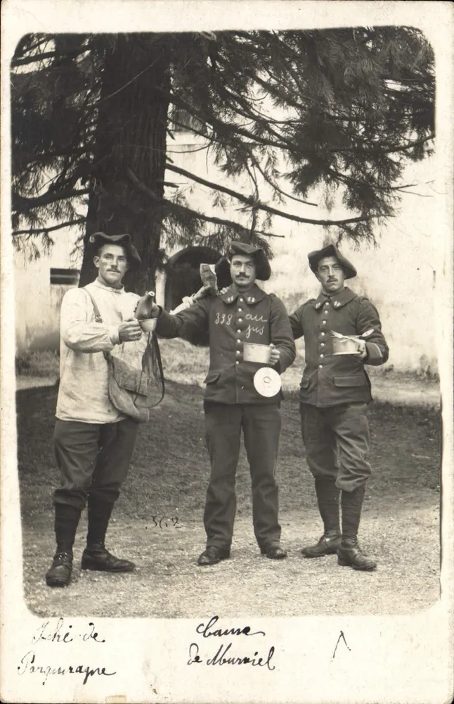Drei Soldaten — unter den Kiefern — Verlag J. Langon, Nr. 362 - Vorderseite