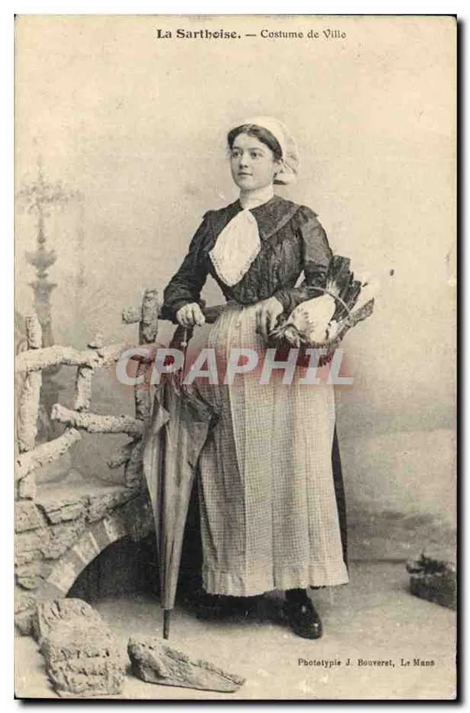 A Sarthoise — Traje de Cidade — Fototipia J. Bouveret, Le Mans - Frente