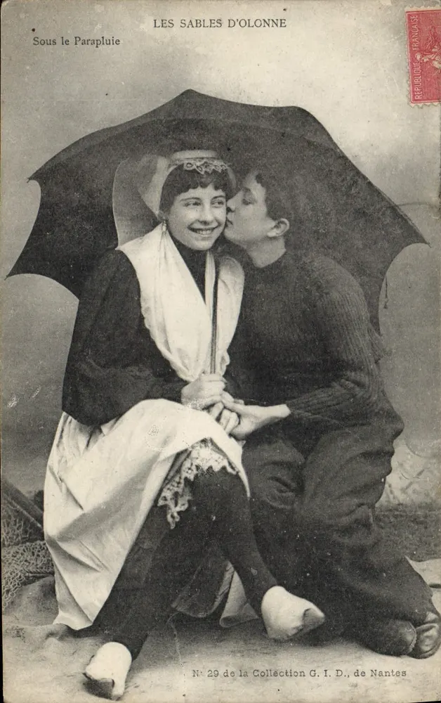 Les Sables d'Olonne — Sob o guarda-chuva — Coleção G. I. D., Nantes, n°29 - Frente