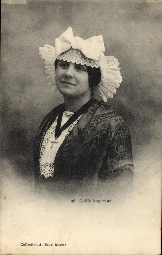 Coiffe Angevine — Coleção A. Bruel Angers, n°49 - Frente