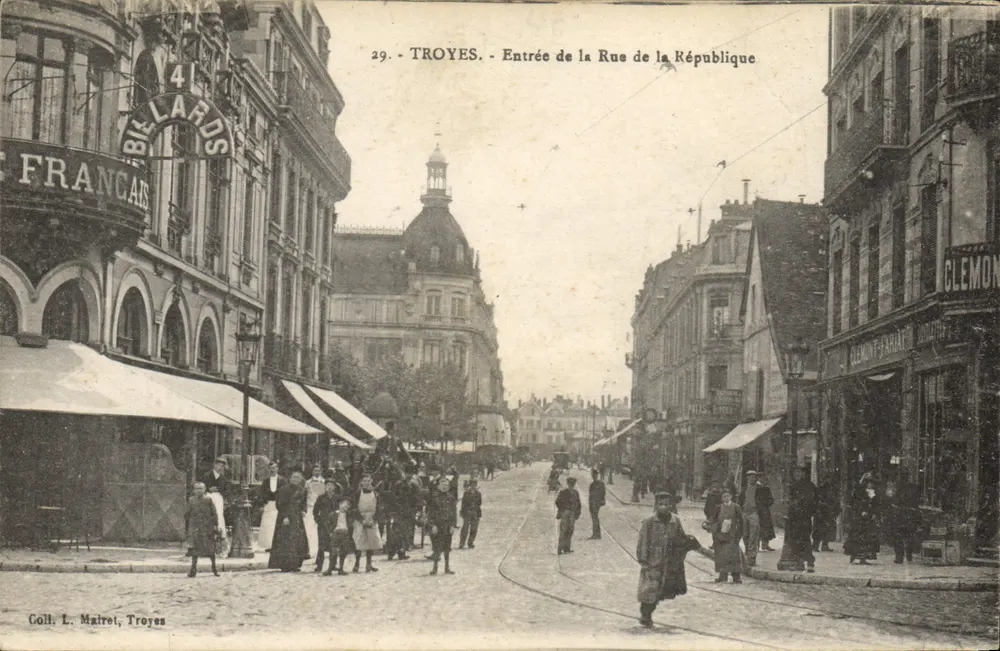 Troyes - Eingang zur Rue de la République — Coll. L. Mairiot, Troyes - Vorderseite