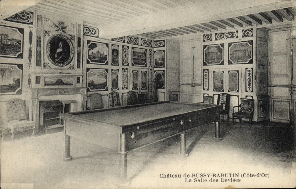 Schloss Russy-Rabutin — Der Saal der Embleme — Côte-d'Or - Vorderseite