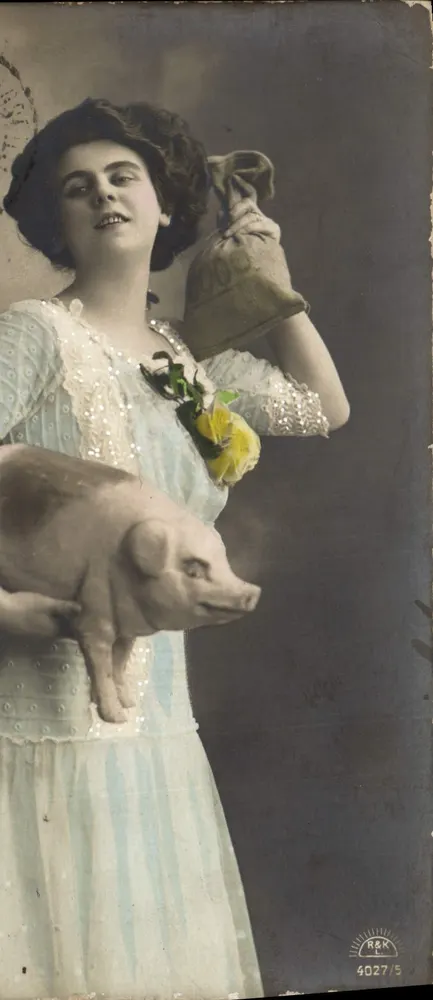 Femme tenant un cochon — scène de foire ou d'exposition — éditeur R&K, n° 4027/5 - Vorderseite