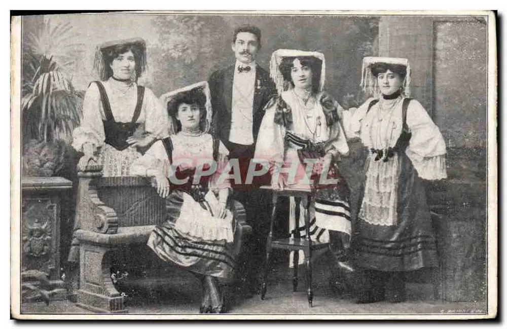 Cinco dançarinos em trajes regionais — Compagnia Bella Italia — E. Faccenda, Nápoles - Frente