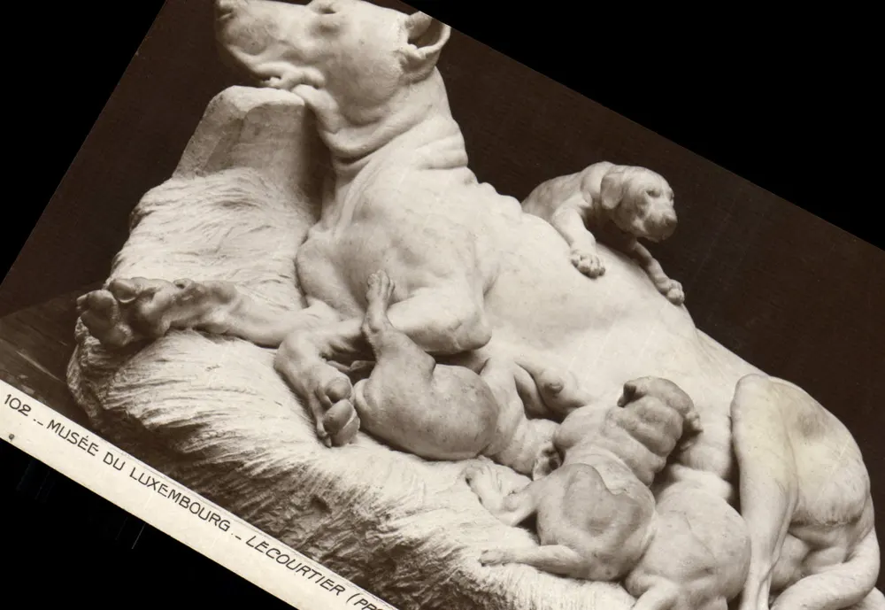 Musée du Luxembourg — Lécouturier (Proust) — Skulptur von Hund und Welpen - Vorderseite