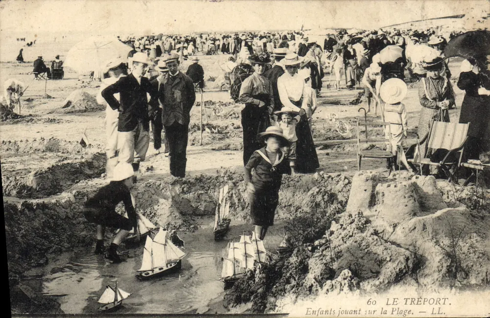 Kinder, die am Strand spielen — LE TRÉPORT. — LL. — N°60 - Vorderseite