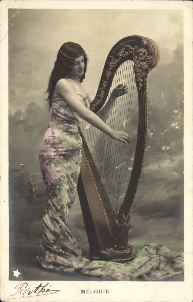 Femme jouant de la harpe — scène de musique — éditeur Rithká, n° série 516 - Frente