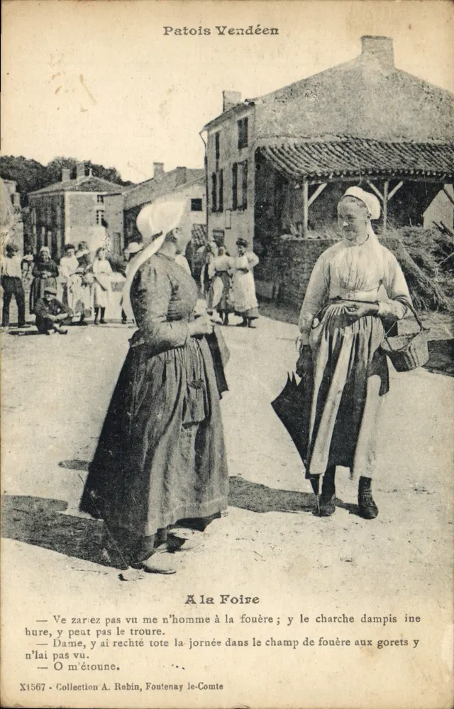 Patois Vendéen — Mulheres em traje tradicional na feira — Coleção A. Robin, Fontenay-le-Comte - Frente