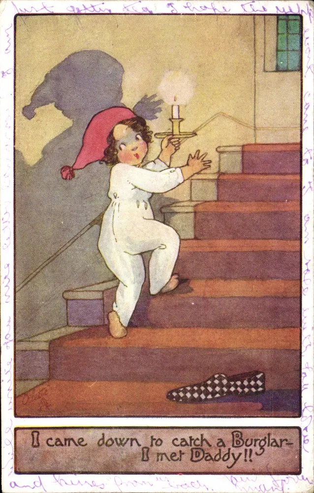 Kind in Schlafanzug und rotem Hut — Treppen — TUCK'S POST CARD, Serie 'QUEENIE' — n°317 - Vorderseite