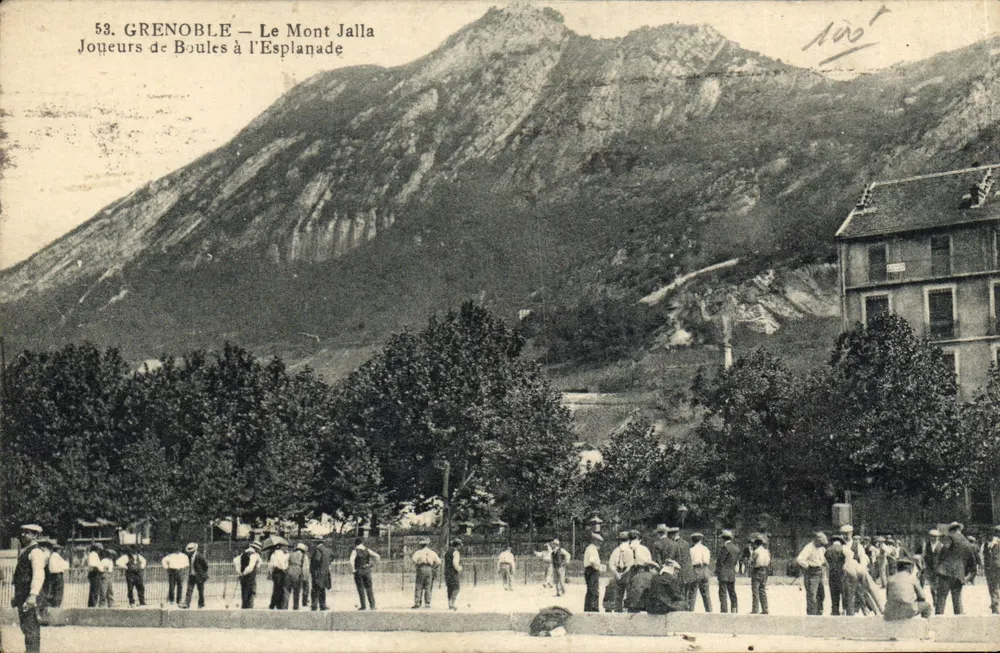 Grenoble — Der Mont Jalla — Boule-Spieler auf der Esplanade - Vorderseite