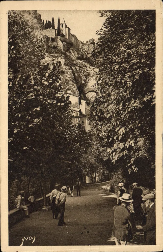 Boules-Spiel in Moustiers-Sainte-Marie — Verlag YVON, Nr. A - Vorderseite