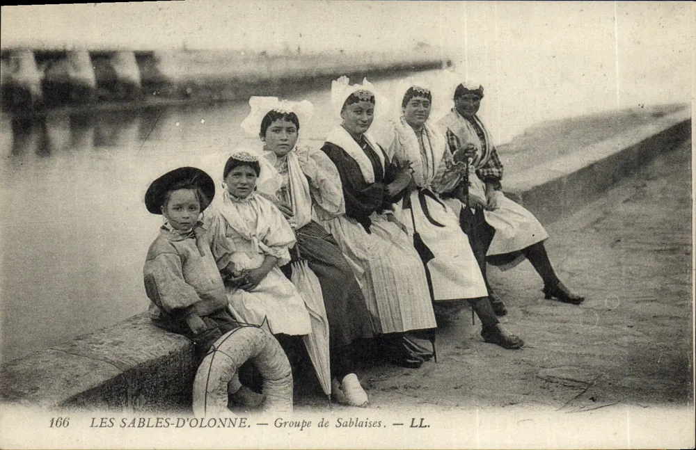 Les Sables-d'Olonne — Grupo de Sablaises — LL. n°166 - Frente