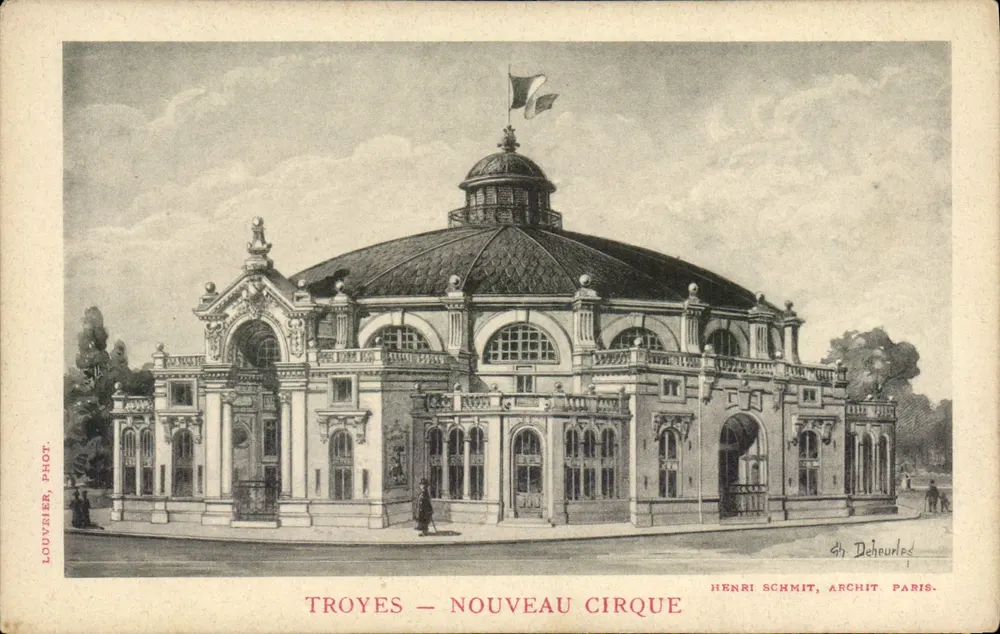 Troyes — Novo Circo — Henri Schmit, Arquiteto, Paris - Frente