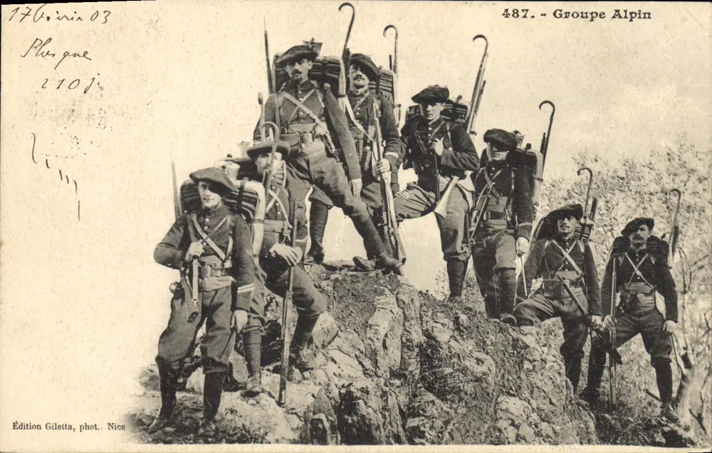 Alpine Gruppe — Soldaten in Bergausrüstung auf Felsen — Edition Giletta, Fotografie Nice, Nr. 487 - Vorderseite