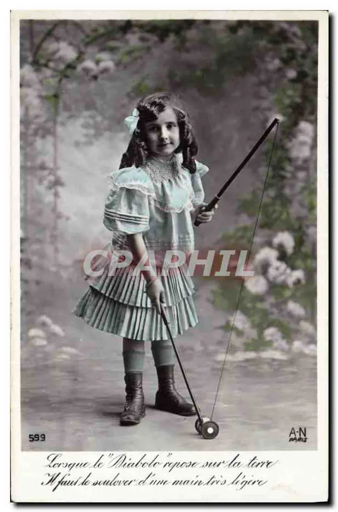 Menina brincando com diabolo — A-N Paris, n° 599 - Frente