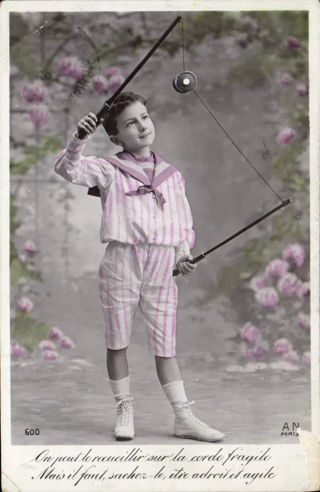 Criança brincando com yo-yo — Paris — AN, n° 600 - Frente