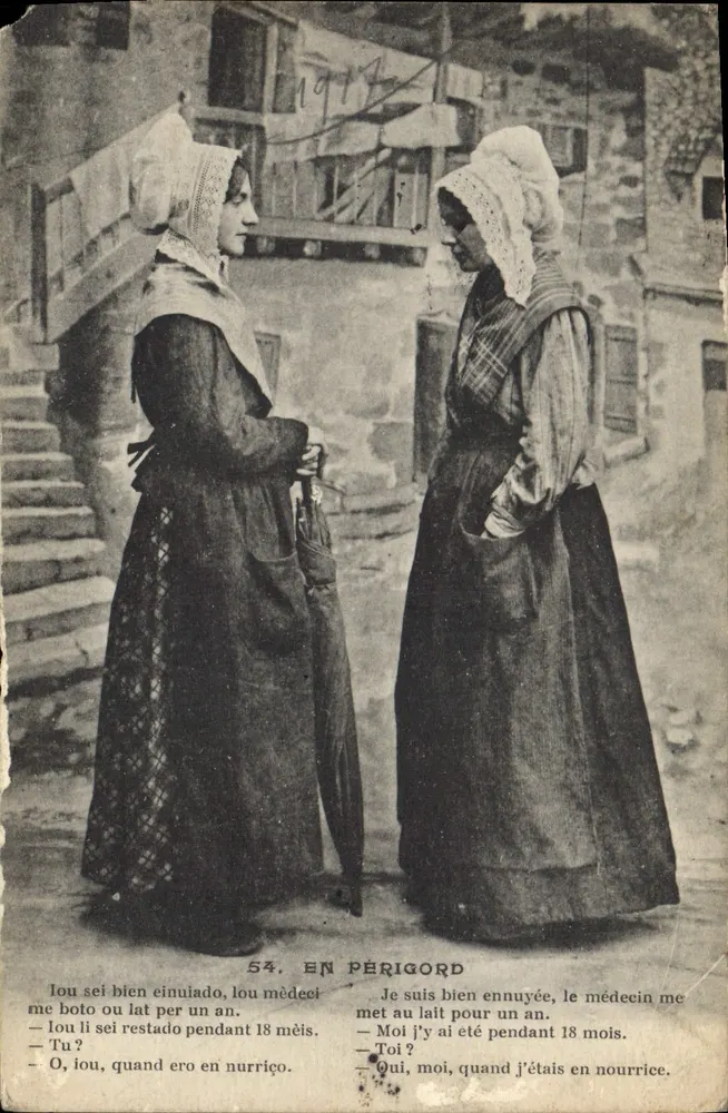 Deux femmes en costume traditionnel — scène de rue à Périgord — éditeur N.94 - Frente