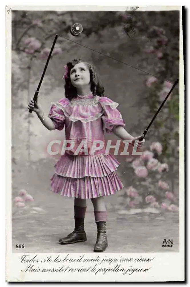 Menina brincando com um papagaio — A.N. Paris, n° 599 - Frente