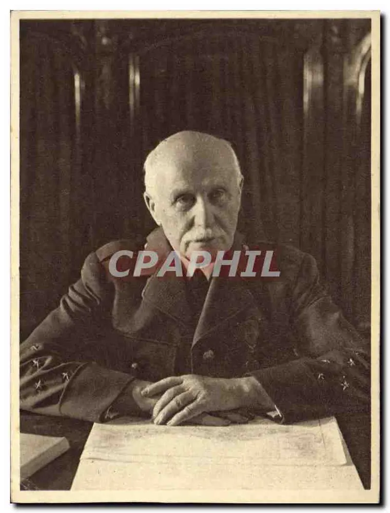 Général de Gaulle — portrait en uniforme — éditeur non imprimé sur la carte - Frente