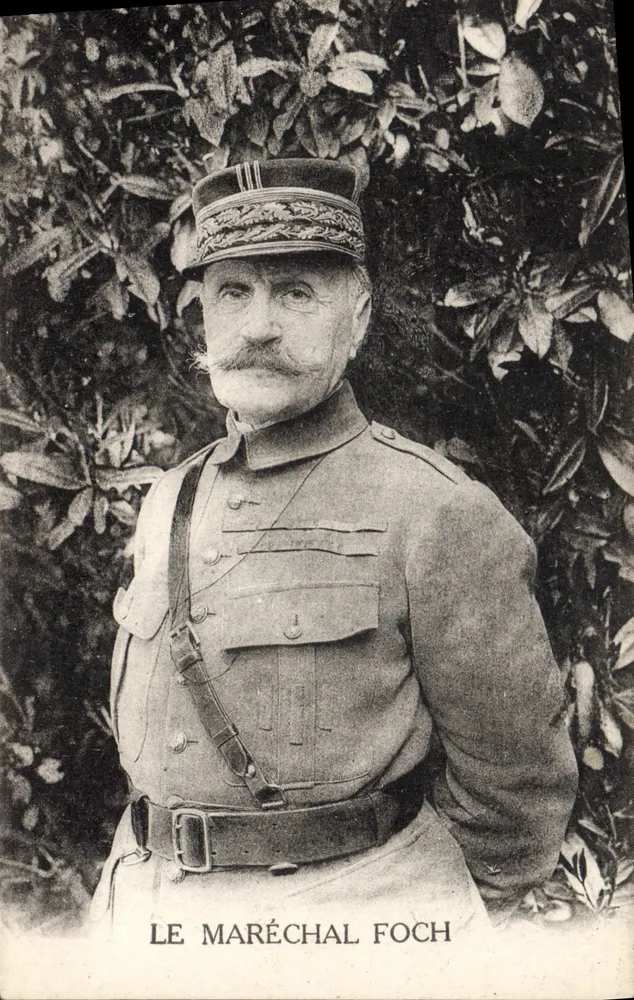 O Maréchal Foch — retrato militar — editor não identificado, número de série não visível - Frente