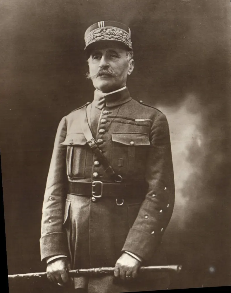 Geral Philippe Pétain — retrato em uniforme - Frente