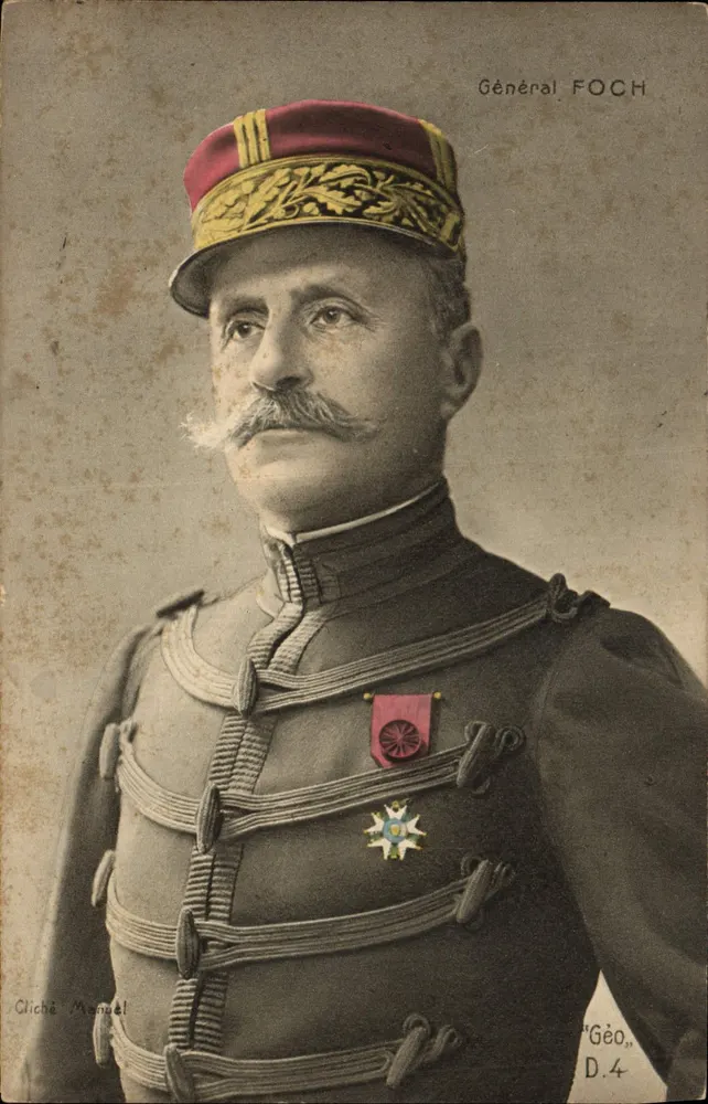 Geral FOCH — retrato em uniforme — Cliché Manuel, D.4 - Frente