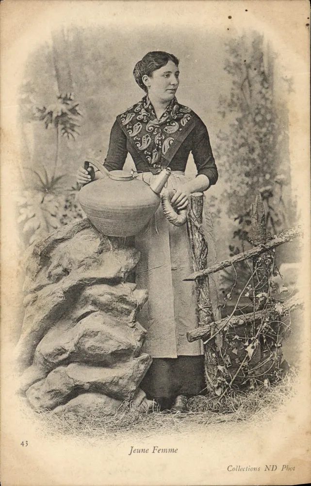 Mulher Jovem — Coleções ND Phot — n°43 - Frente