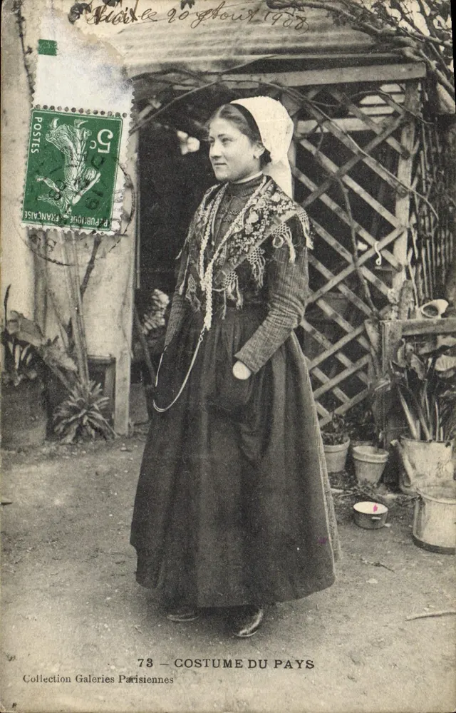 Mulher em traje de país — Coleção Galeries Parisiennes — n°78 - Frente