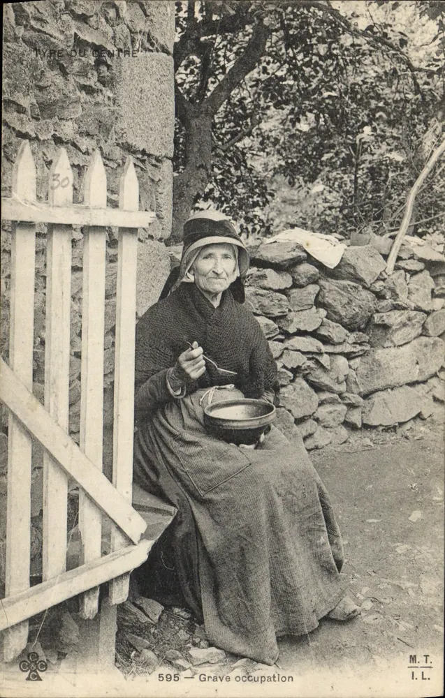Mulher idosa — ocupação grave — M.T. I.L. n°595 - Frente