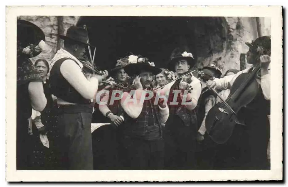 Friulanisches Volklore — Trachten von Aviano — Edit. A. Brisighelli - Vorderseite