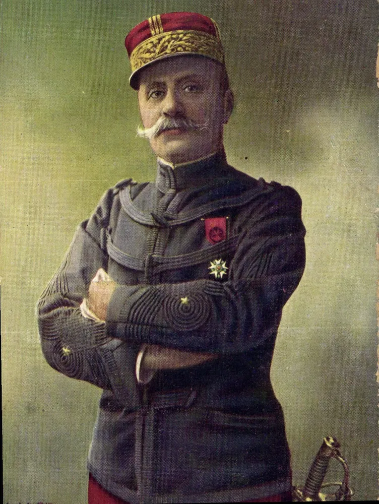 Général français — portrait en uniforme — éditeur non visible - Frente