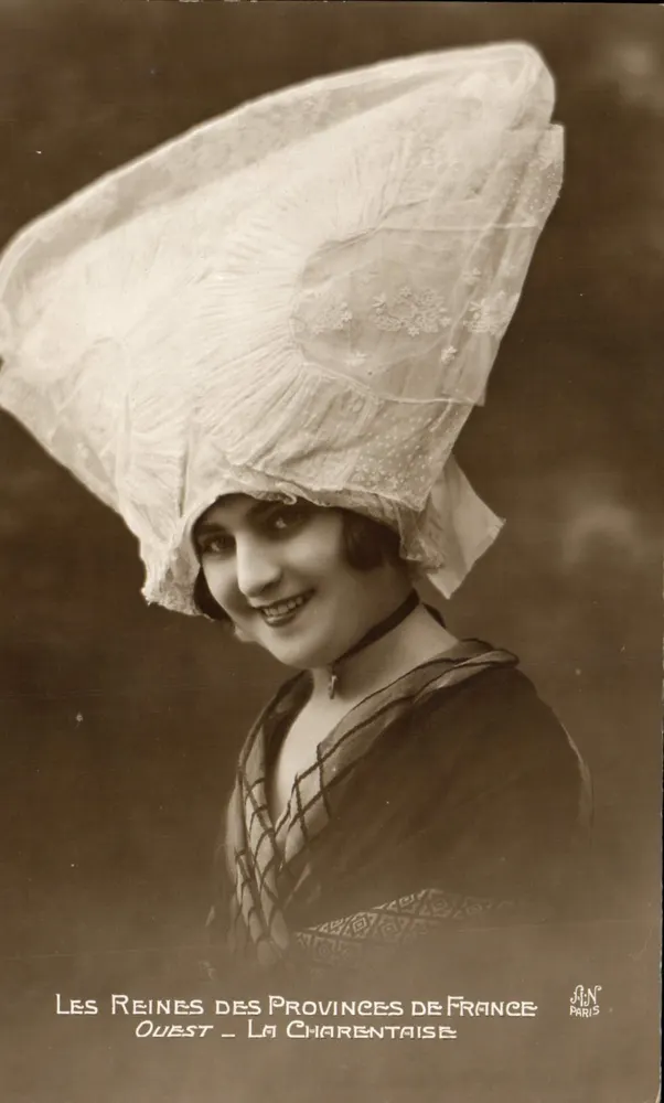 A Charentaise — As Rainhas das Províncias da França — J.A.N. Paris - Frente