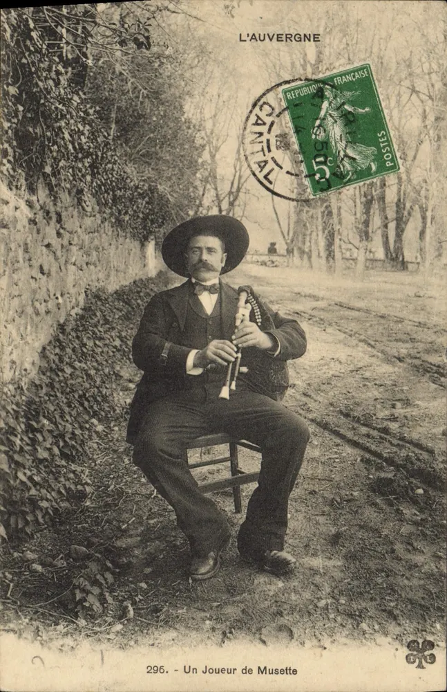 Ein Musette-Spieler — Auvergne — Verlag L'Auvergne, Nr. 296 - Vorderseite